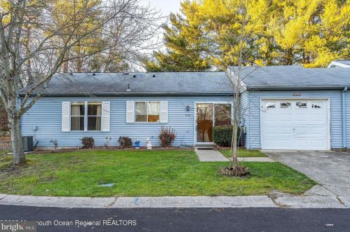 677 Buckingham Dr, Lakehurst, NJ 08759-6718