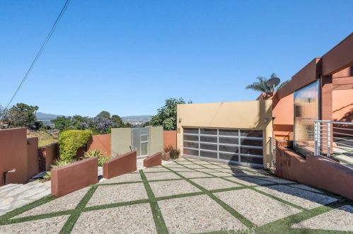 15 Coach Rd, Palos Verdes Estates, CA 90275-5202