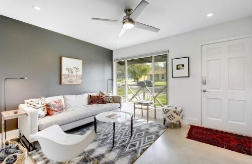 4620 Englewood Dr, Austin TX  78745-2131 exterior