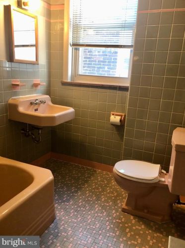 2523 12 St, Philadelphia PA 19133-1124 exterior