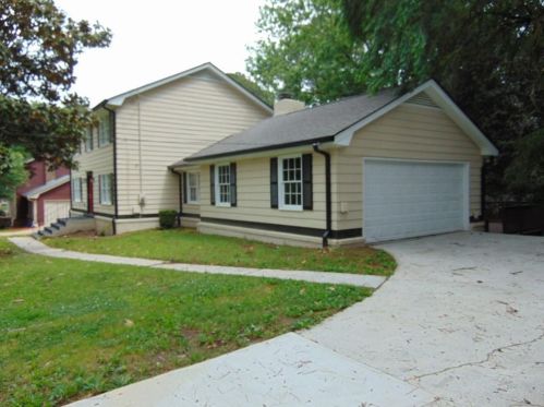 2493 Highland Dr, Conyers GA  30013-1909 exterior