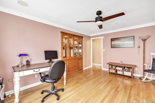 23 Treeland Rd, Huntington CT  06484-2730 exterior
