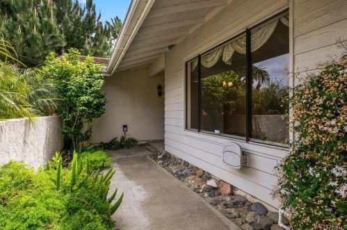 1841 Valencia Ave, Carlsbad, CA 92008-3862