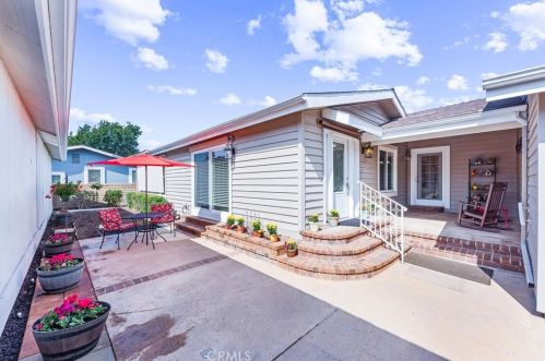2616 View Lk, Santa Ana, CA 92705-6985