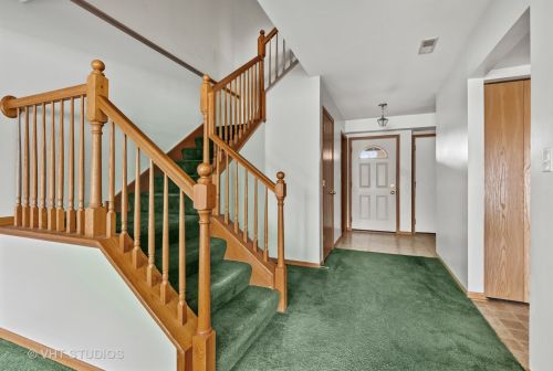 1961 Stonegate Dr, Calumet City, IL 60409-6402