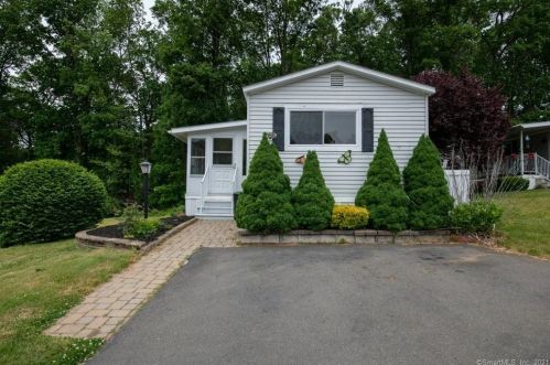 35 North Rd, Southington, CT 06489-1834