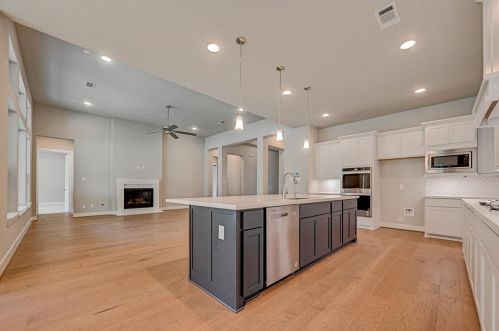 999 Briac Ln, Conroe TX  77301-4109 exterior