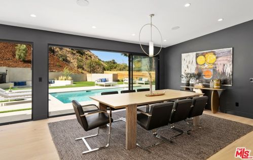 17137 Escalon Dr, Van Nuys CA  91436-4029 exterior