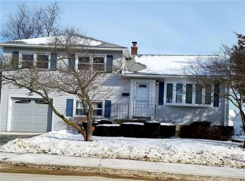 98 Oakville Ave, Waterbury, CT 06708-1612