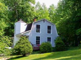 145 Cherokee Ln, Hampton, TN 37658-3900