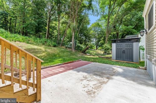 15906 Donald Curtis Dr, Woodbridge VA  22191-4250 exterior
