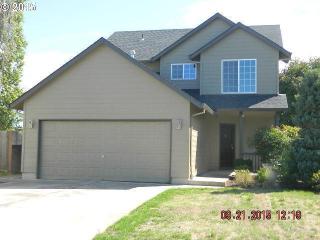 20794 Walnut St, Aurora, OR 97002-9273
