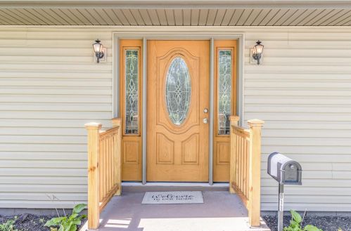 811 East St, Crown Point IN  46307-4906 exterior