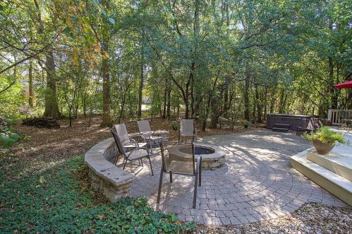 1208 Pleasant Pl, Lemont IL  exterior