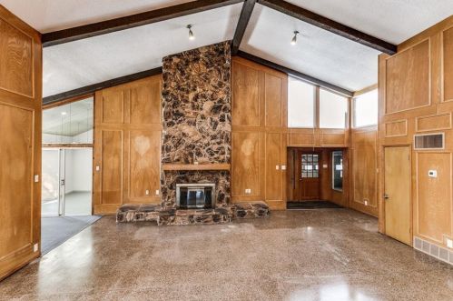 1905 Hilltop Dr, Garland TX 75042-8310 exterior