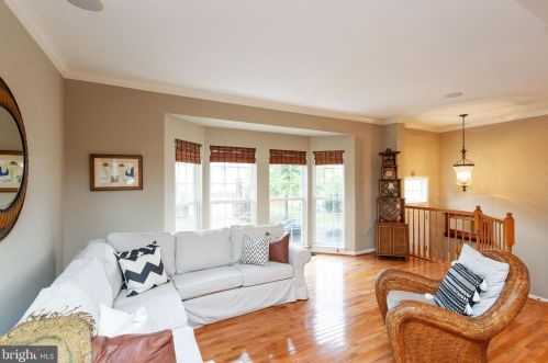 16034 Barn Swallow Pl, Woodbridge, VA 22191-5542