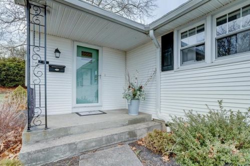7 Butternut Ln, Kensington, CT 06037-1201