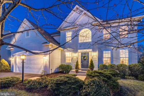 704 Aurora Ct, Leesburg, VA 20176-3676