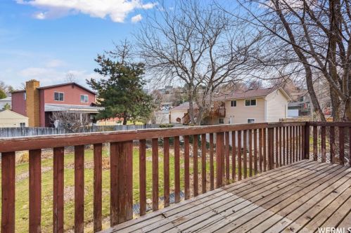 10007 Marble St, Sandy UT 84094-4027 exterior