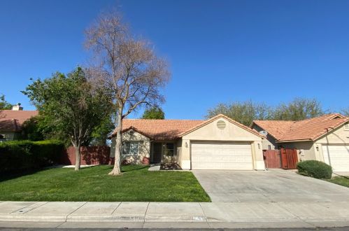 2075 Hastings Dr, Los Banos, CA 93635-5347