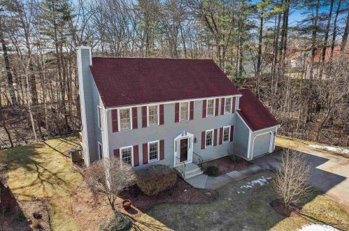5 Honeysuckle Ct, Nashua, NH 03063-2805