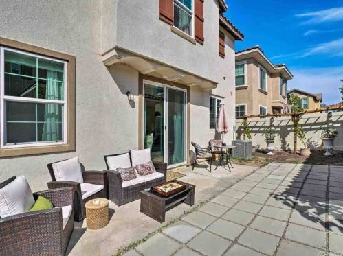 27433 Lovettsville Ln, Temecula, CA 92591-2542