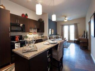 1111 Main St, Carrollton TX  75006-6205 exterior