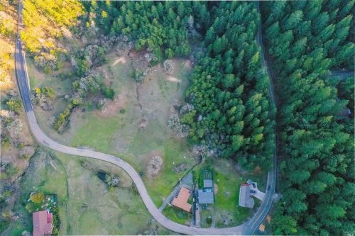 2750 Peacock Dr, Willits, CA 95490-9422