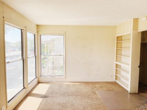1224 Shelton St, Santa Ana, CA 92707-1031