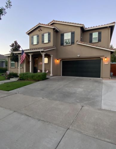 443 Applegate Dr, Valley Home, CA 95361-8286