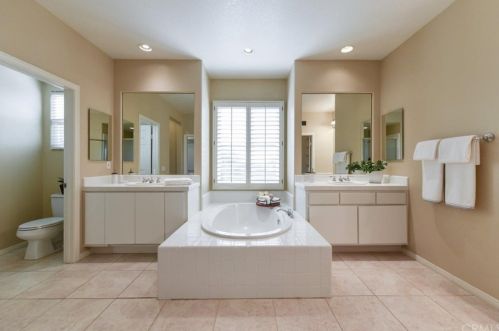 2 Heather, Irvine CA  92620-2219 exterior