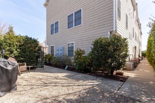 7 School St, Norwalk CT  06851-4660 exterior
