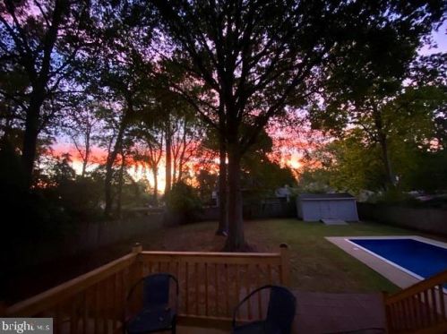 733 Stinchcomb Rd, Severna Park MD  21146-4223 exterior