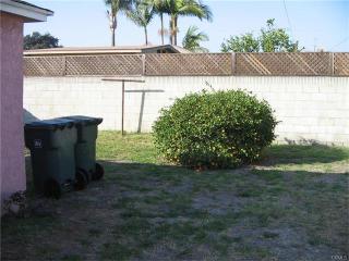 1419 82nd St, Los Angeles CA  90001-3805 exterior