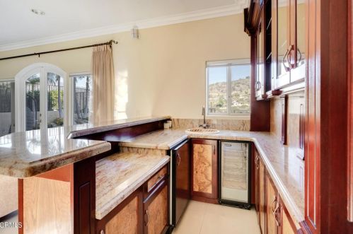 1958 Calafia St, Glendale CA  91208-2306 exterior