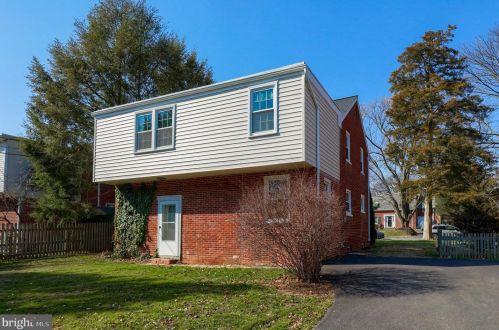 946 Salisbury Ct, Lancaster PA  17601-5164 exterior