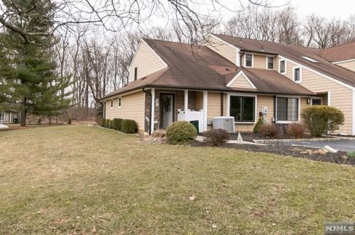201 Joseph Ln, Dover, NJ 07803-3049