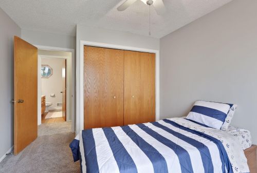 1131 Goodview Ave, Saint Paul MN  55128-6129 exterior