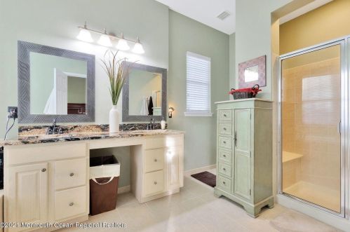 19 Carleton Dr, East Freehold NJ  07728-9273 exterior