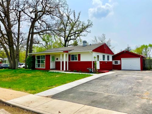 22 Ash St, Carpentersville, IL 60110-1663