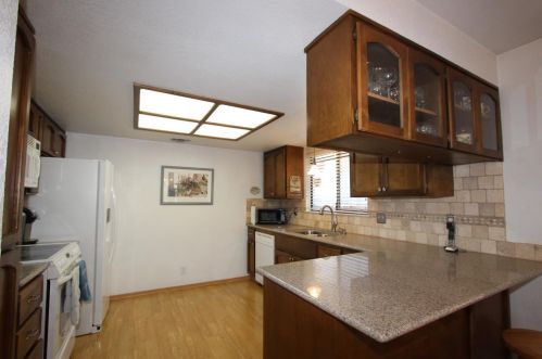 11530 Torrey Pines Dr, Auburn, CA 95602-8312