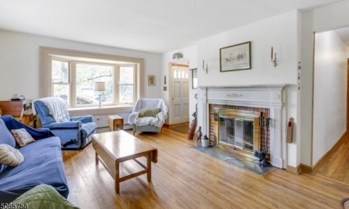 7 Yarmouth Rd, Cranford, NJ 07016-3424