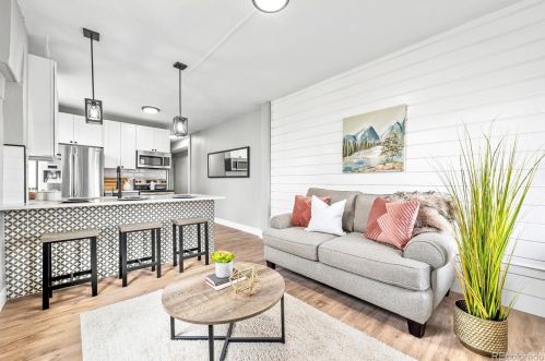 800 4th Ave, Denver CO  80218-3708 exterior