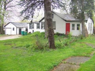 1115 Jackson Ave, Lake Barrington, IL 60084