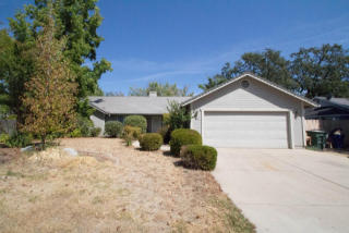 565 Olympic St, Redding, CA 96003-5107