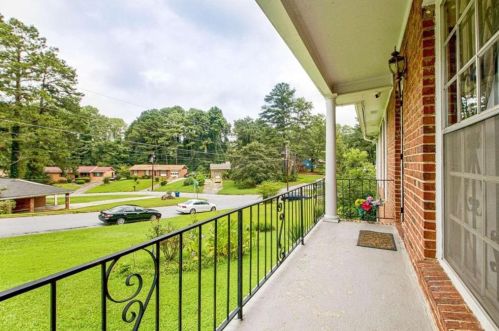 2203 Fairway Cir, Atlanta GA  30319-3825 exterior