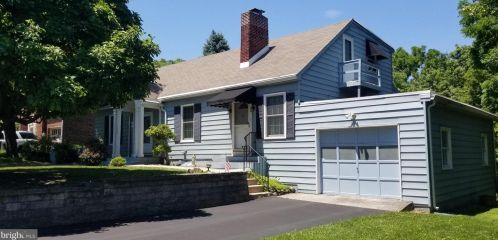 3808 Hillcrest Rd, Harrisburg, PA 17109-2523