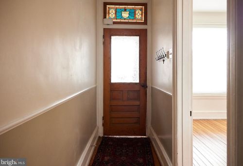 413 42nd St, Philadelphia, PA 19104-4070