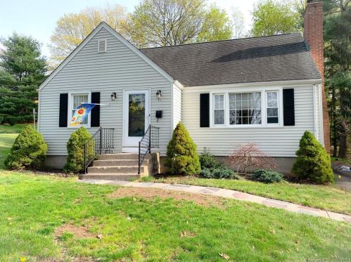 11 Woodruff Ln, Kensington, CT 06037-1952