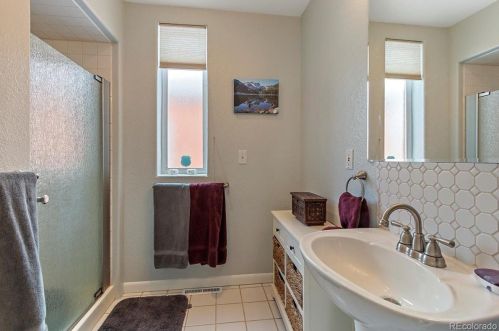 1017 Emerson St, Denver, CO 80218-2717
